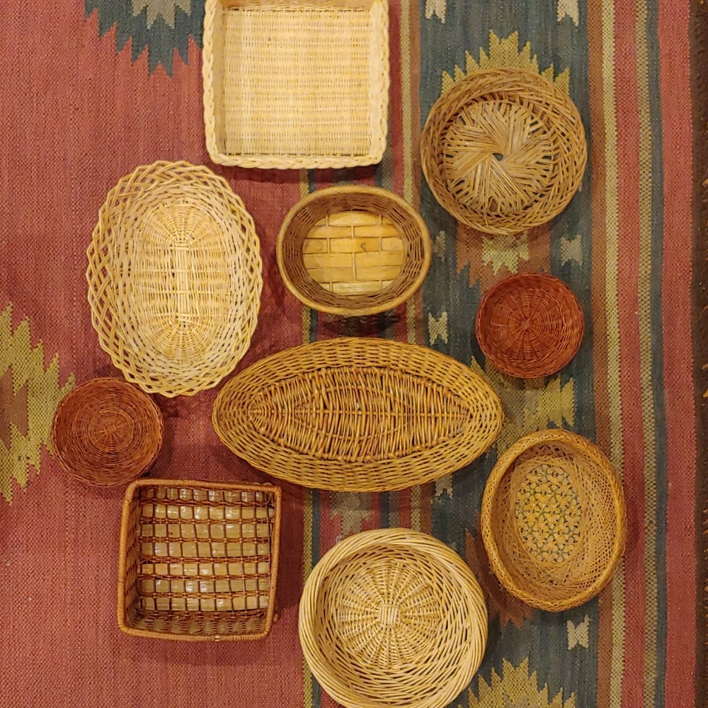 Basket wall. 10 basket lot.